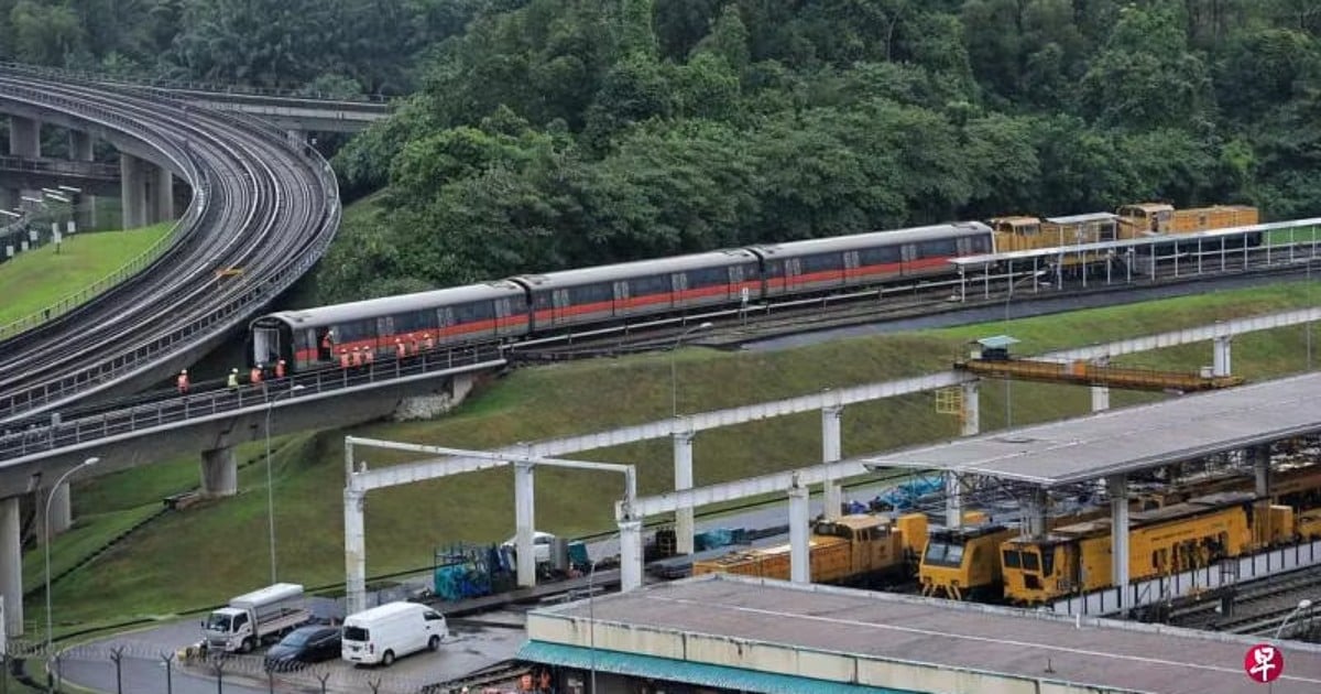 EWL train disruption: LTA, SMRT aiming for partial restoration of services on Friday