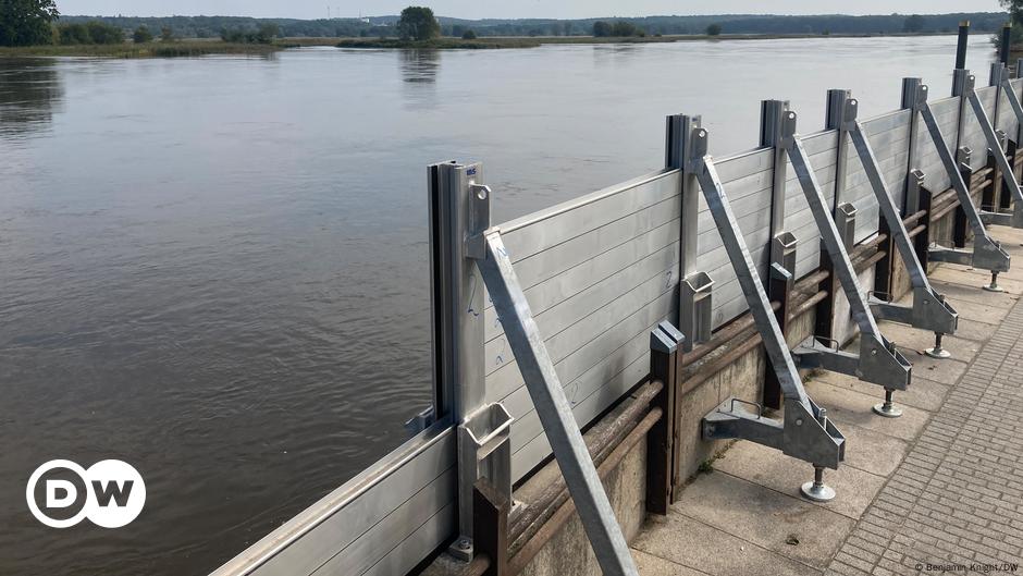 German border city prepares for flood