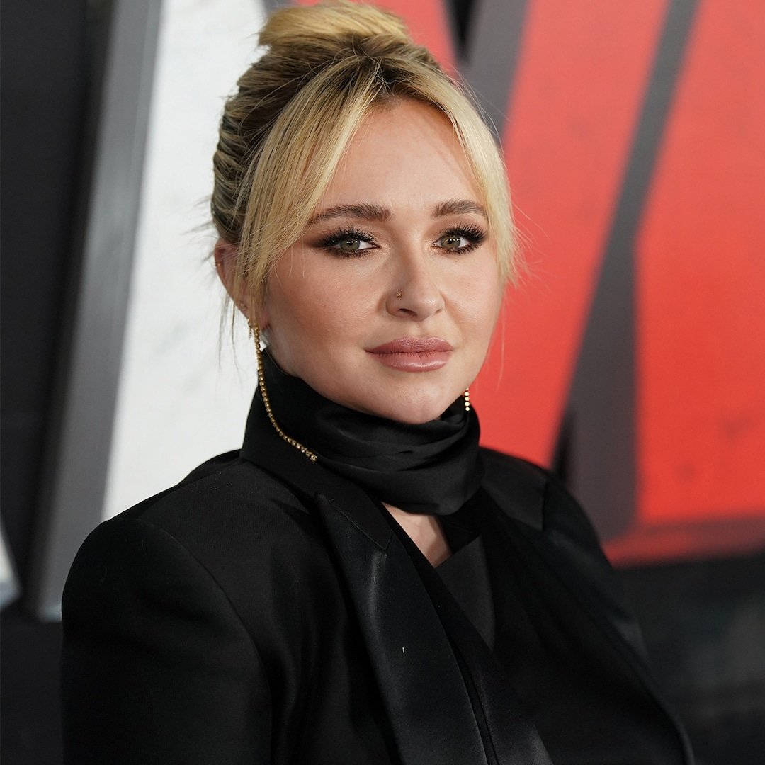  Hayden Panettiere Shares Agoraphobia Struggle After Brother's Death 