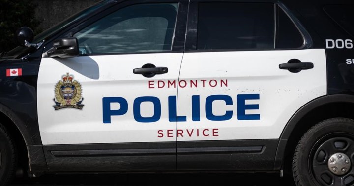 Homicide detectives investigate death of man in downtown Edmonton parkade