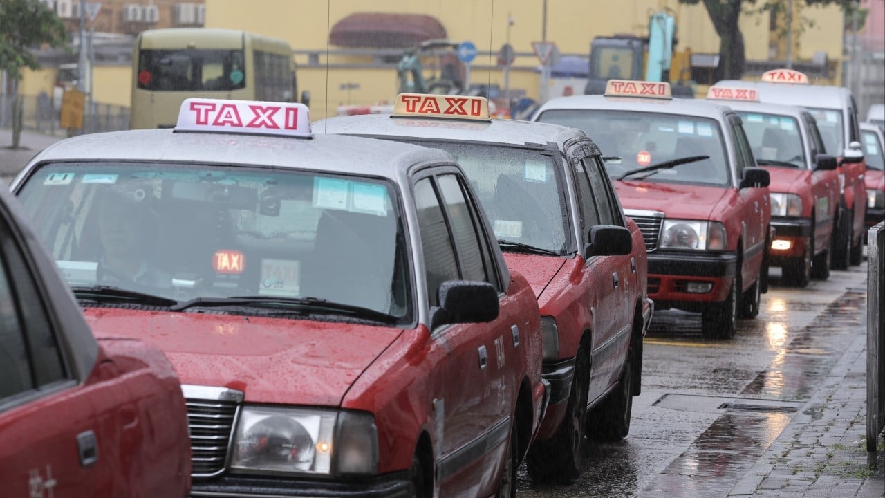 Hong Kong taxi driver gets maximum demerit points for overcharging under new penalty system