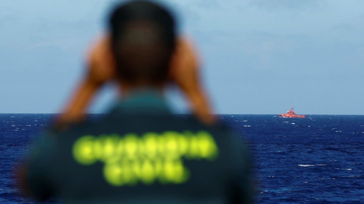 Hopes of finding 48 missing people fade after boat sinks off Canary Islands