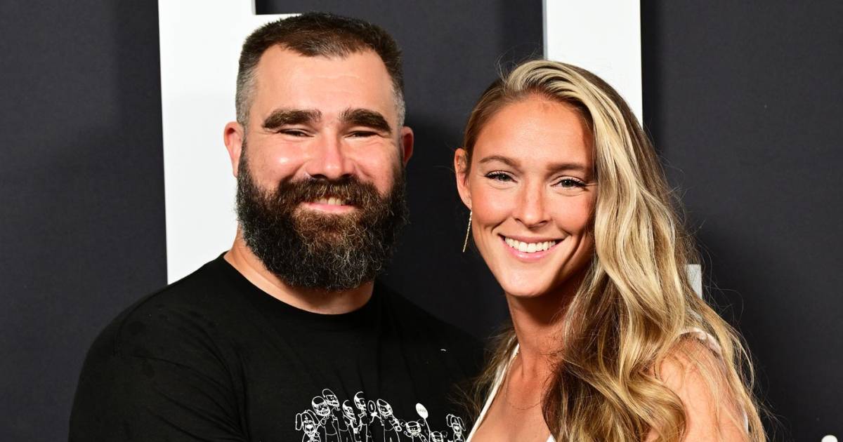 Jason Kelce Recalls 'Embarrassing' Moment From 2nd Date With Wife Kylie