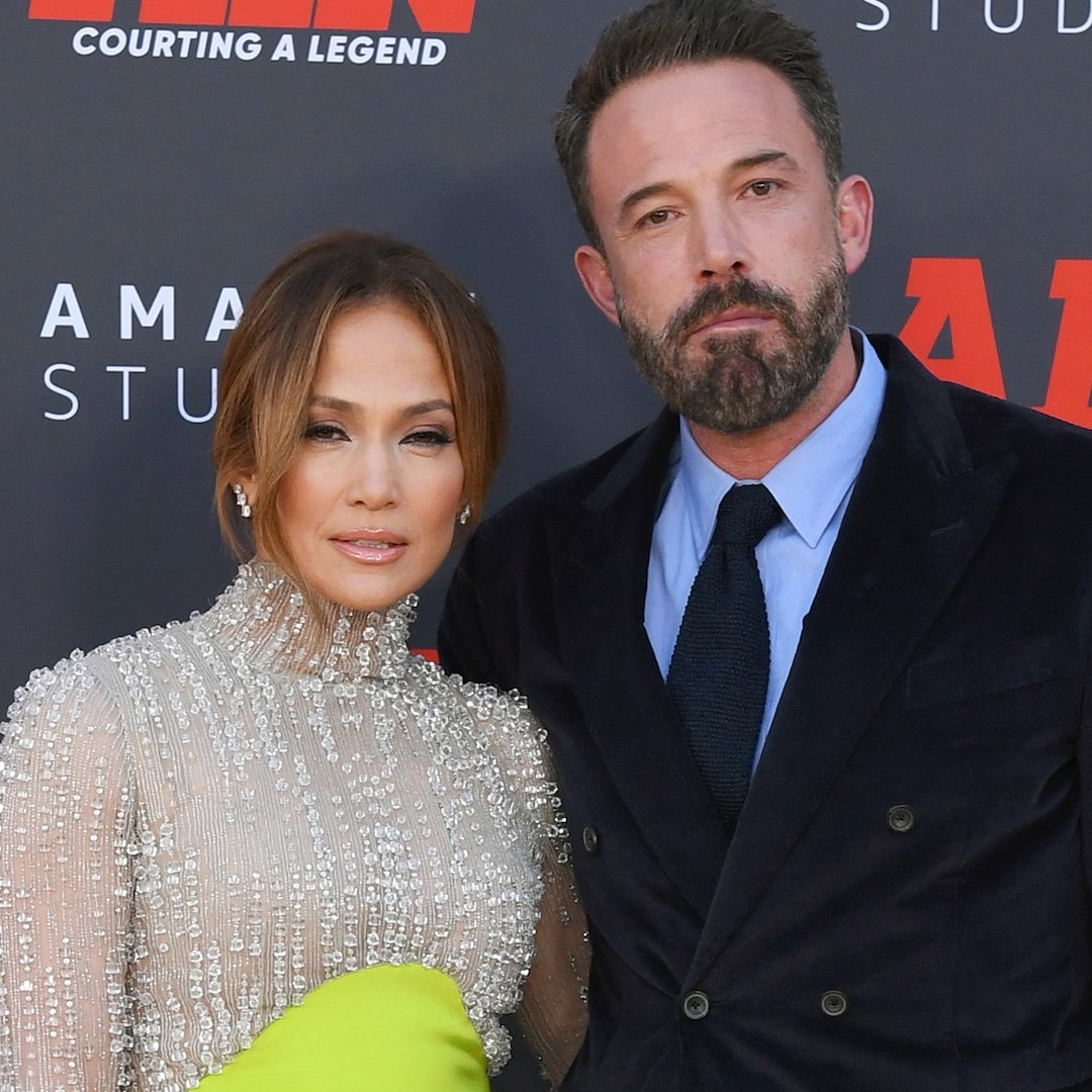  Jennifer Lopez & Ben Affleck Reunite Weeks After Divorce Filing 