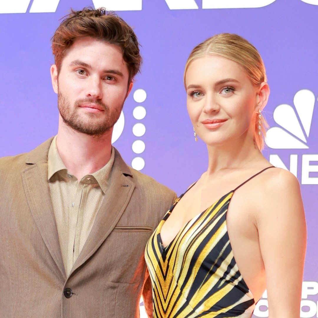  Kelsea Ballerini Gushes Over BF Chase Stokes During PCCAs Date Night 