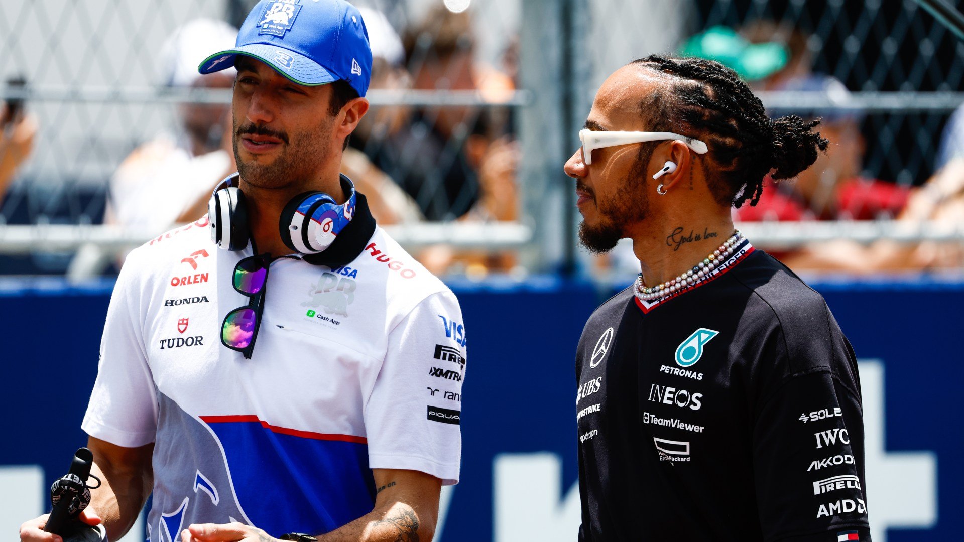 Lewis Hamilton posts classy one-word message to Daniel Ricciardo after F1 legend is axed with immediate effect