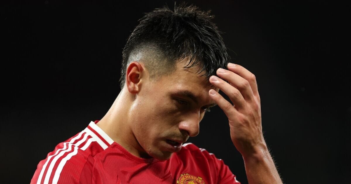 Lisandro Martinez gesture caught on camera at full-time after Man Utd embarrassed