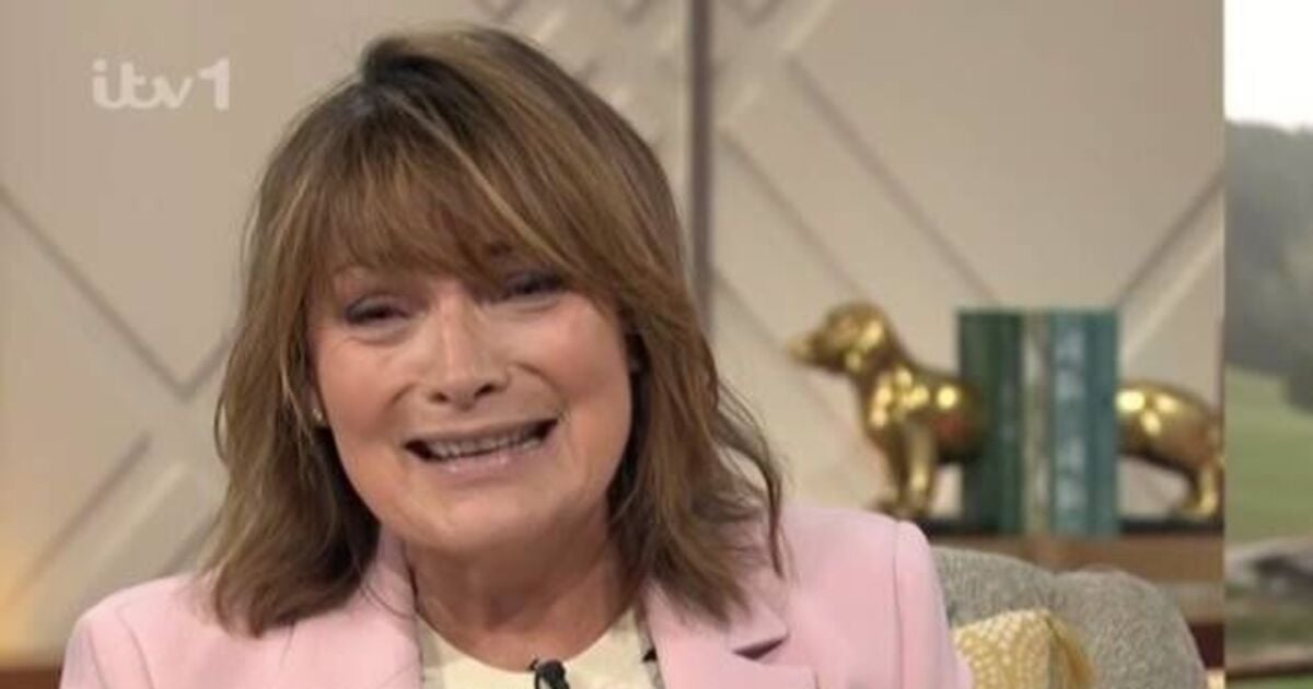 Lorraine Kelly left squealing live on air over 'terrifying' throwback snap