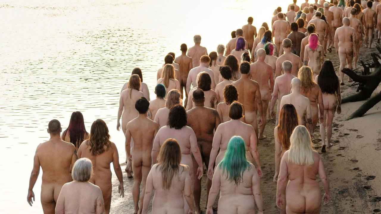 Mass nude event to shut down Aus landmark