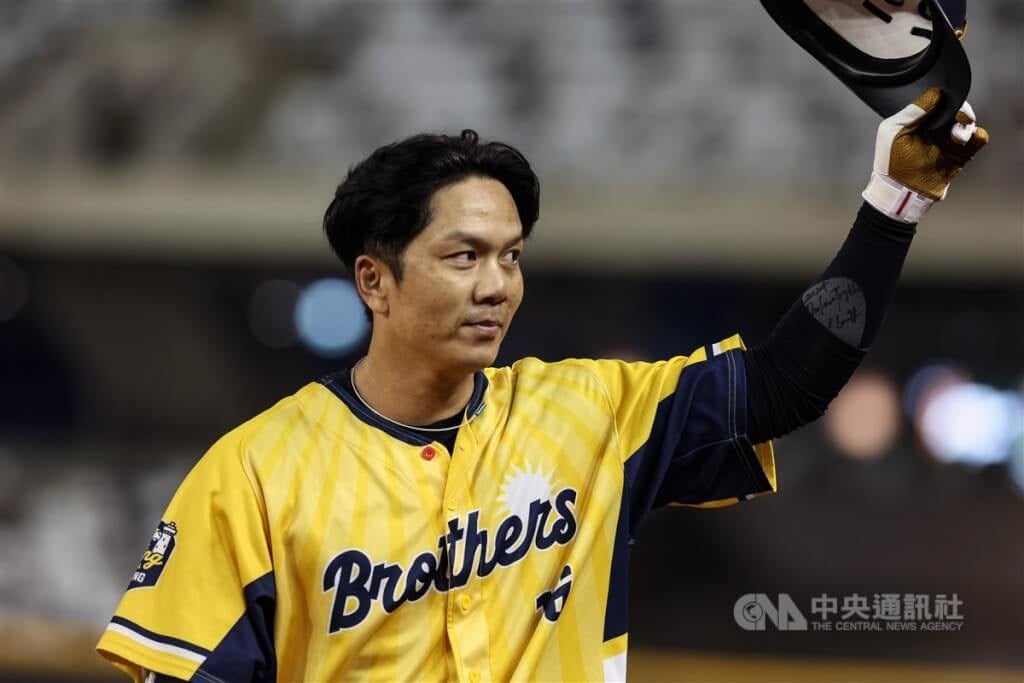 Mayday to honor retiring baseball star Chou Szu-chi with special show