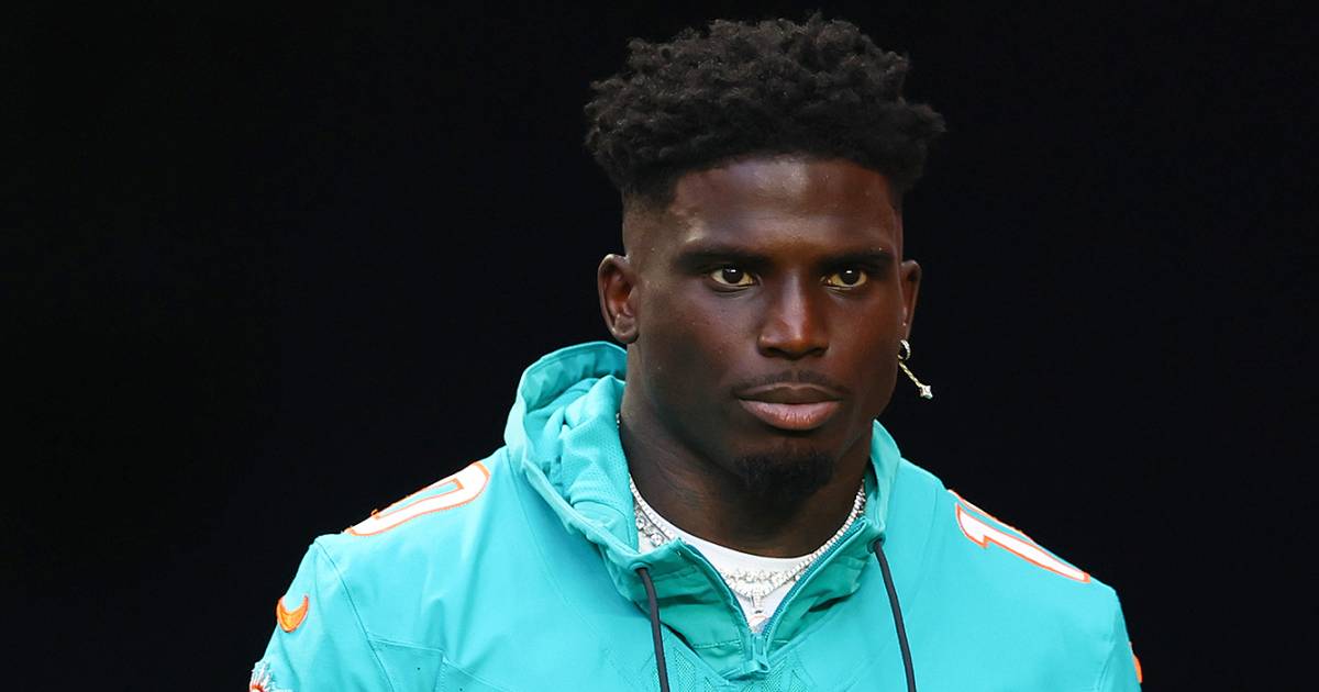 Miami Dolphins WR Tyreek Hill Detained Ahead of 1st NFL Game of Season