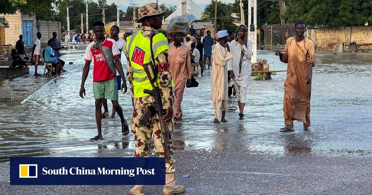 Nearly 300 prisoners escape Nigerian jail after floods collapse walls