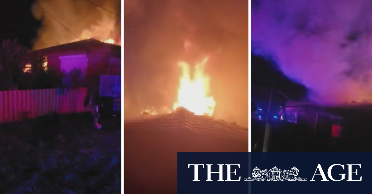 Neighbours flee house fire in Perth