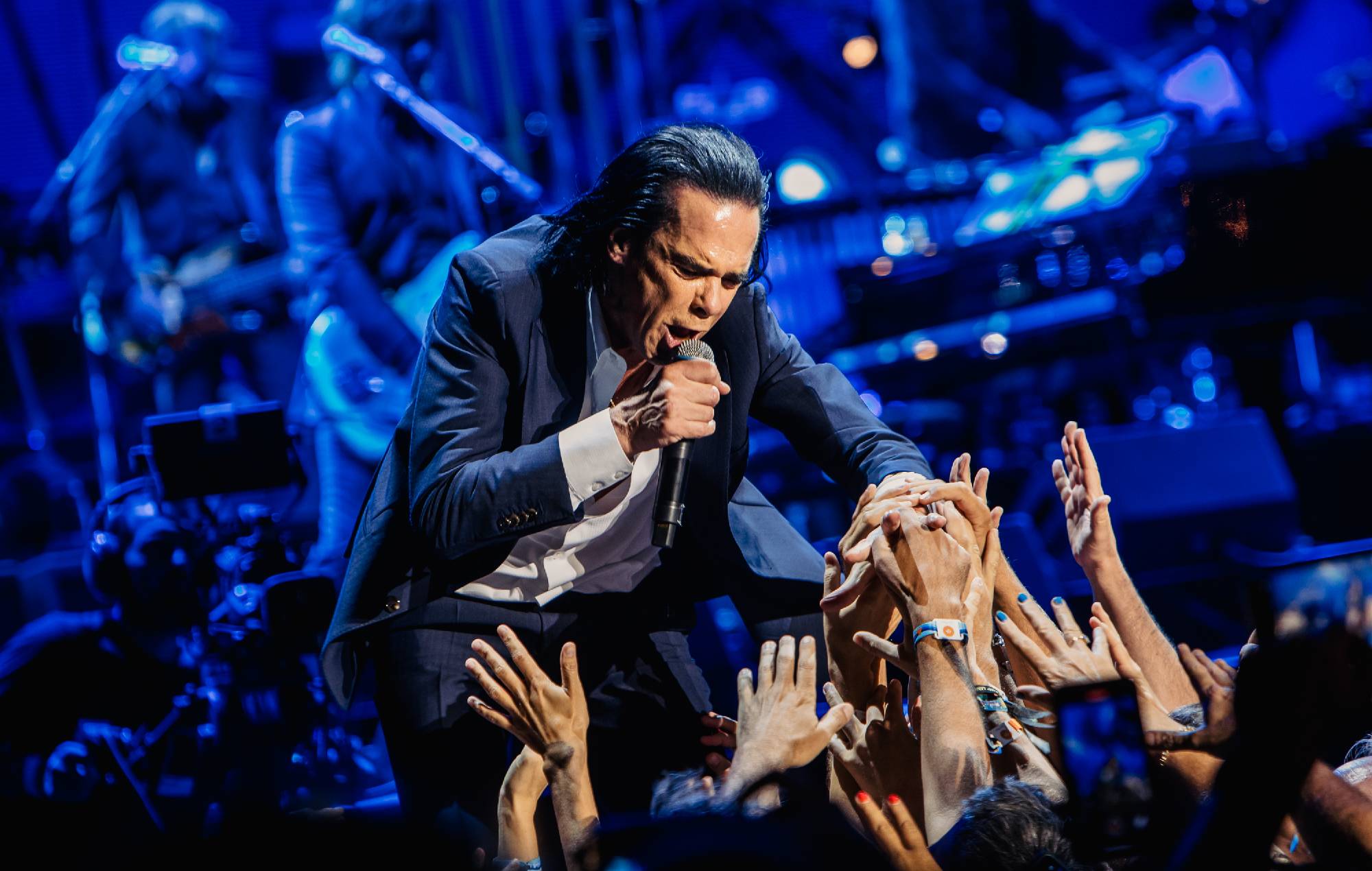 Nick Cave celebrates 300th entry of Red Hand Files by asking his fans a question