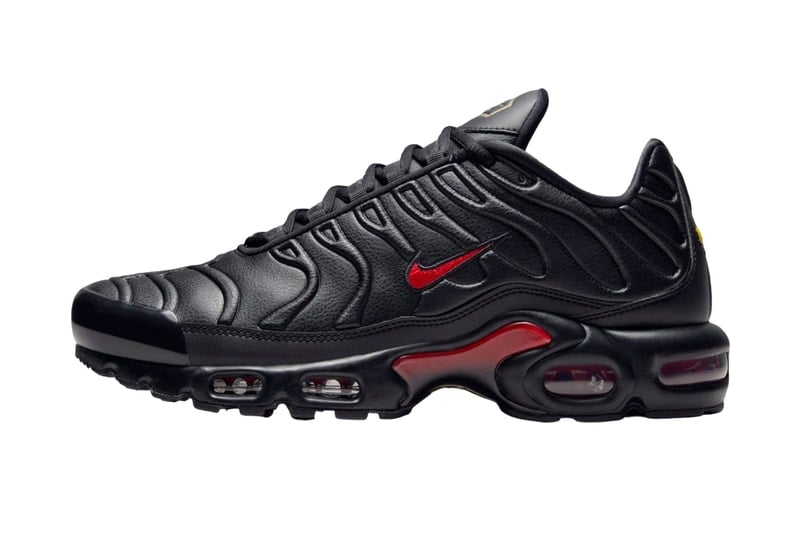 Official Images of the Nike Air Max Plus Leather "Bred"