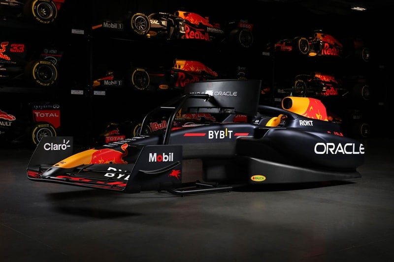 Oracle Red Bull Racing Unveils World-First RB19 Motion Simulator