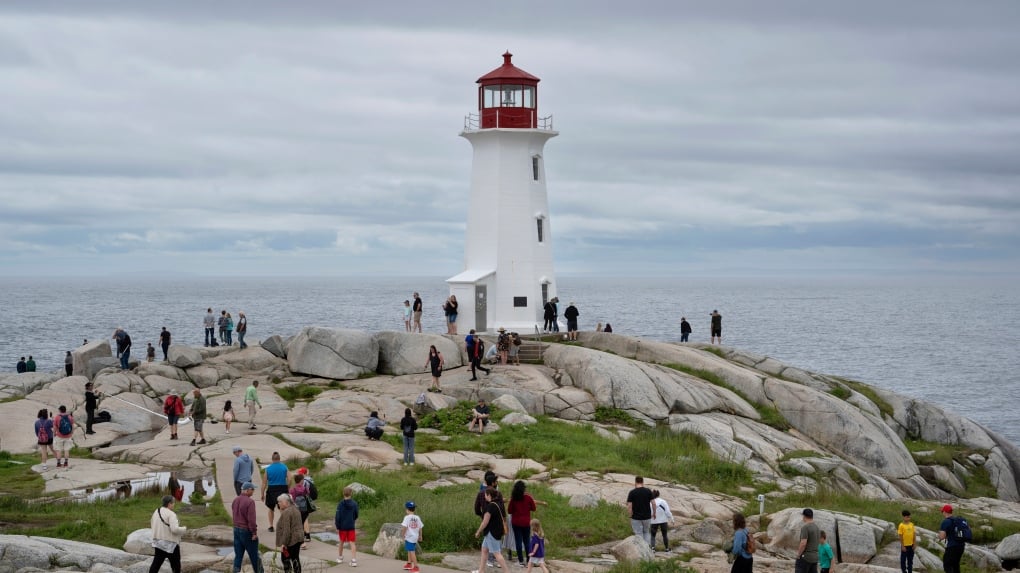 Peggy's Cove guardians keep visitors safe at beautiful but deadly N.S. tourist site