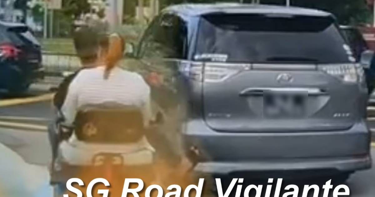 PMA user crossing road in Toa Payoh kicks car's rear bumper