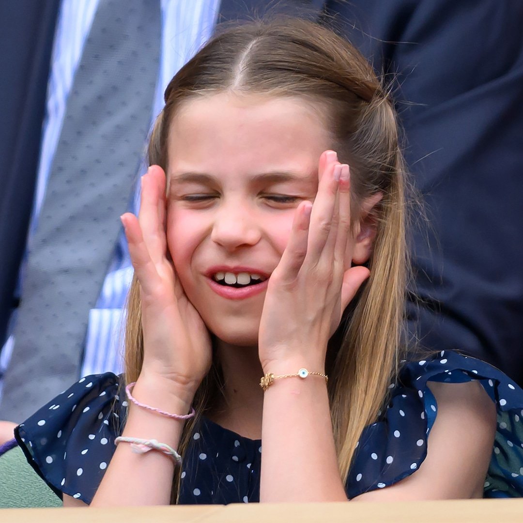  Princess Charlotte Has Best Reaction to Parents William & Kate's PDA 