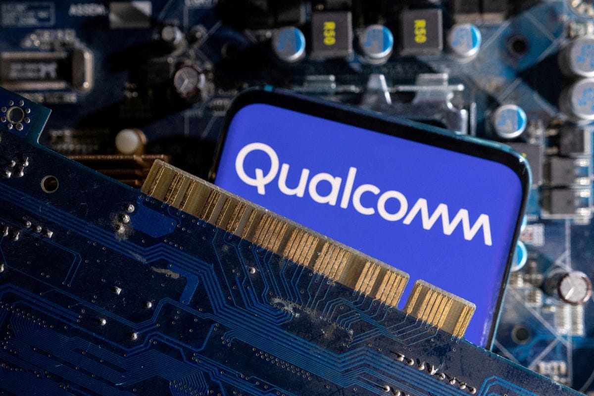 Qualcomm Said to Be Exploring Buying Pieces of Intel Chip Design Business