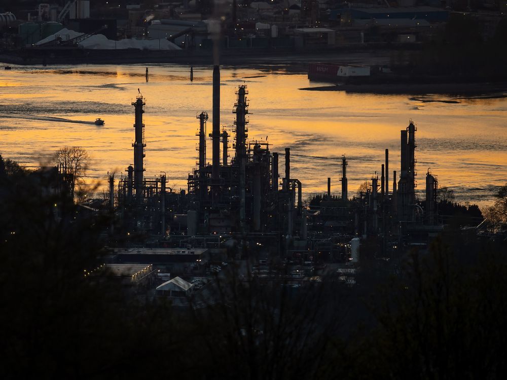 Review of B.C. refinery stench says cold snap triggered series of events