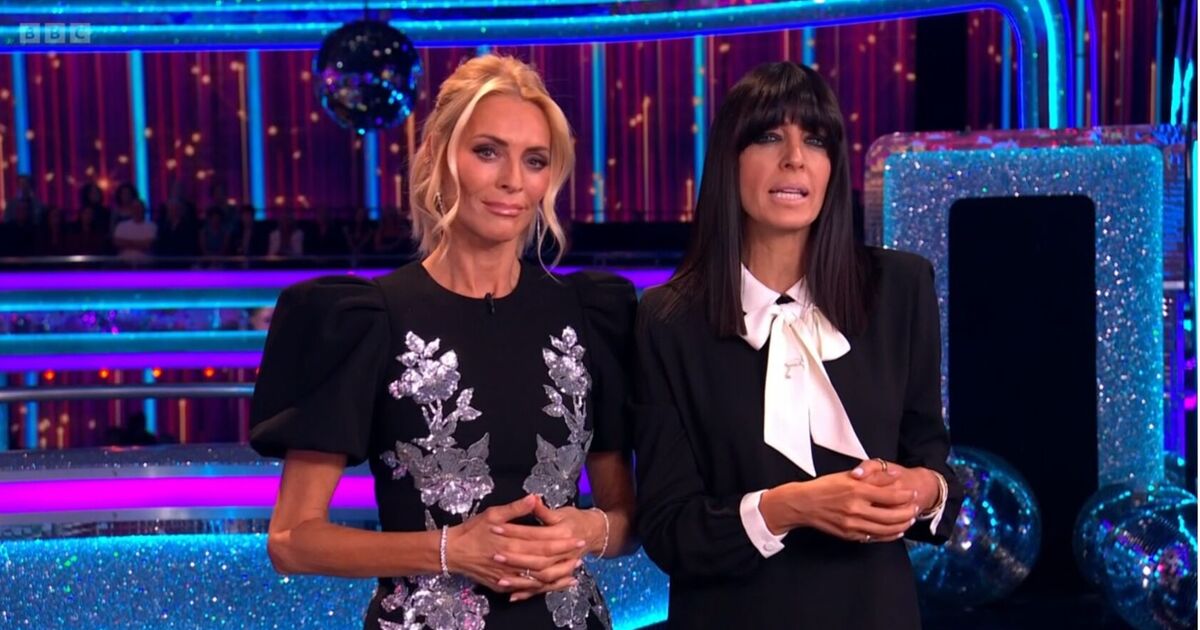 Strictly Come Dancing Tess Daly's arms leave viewers baffled on Sunday results show