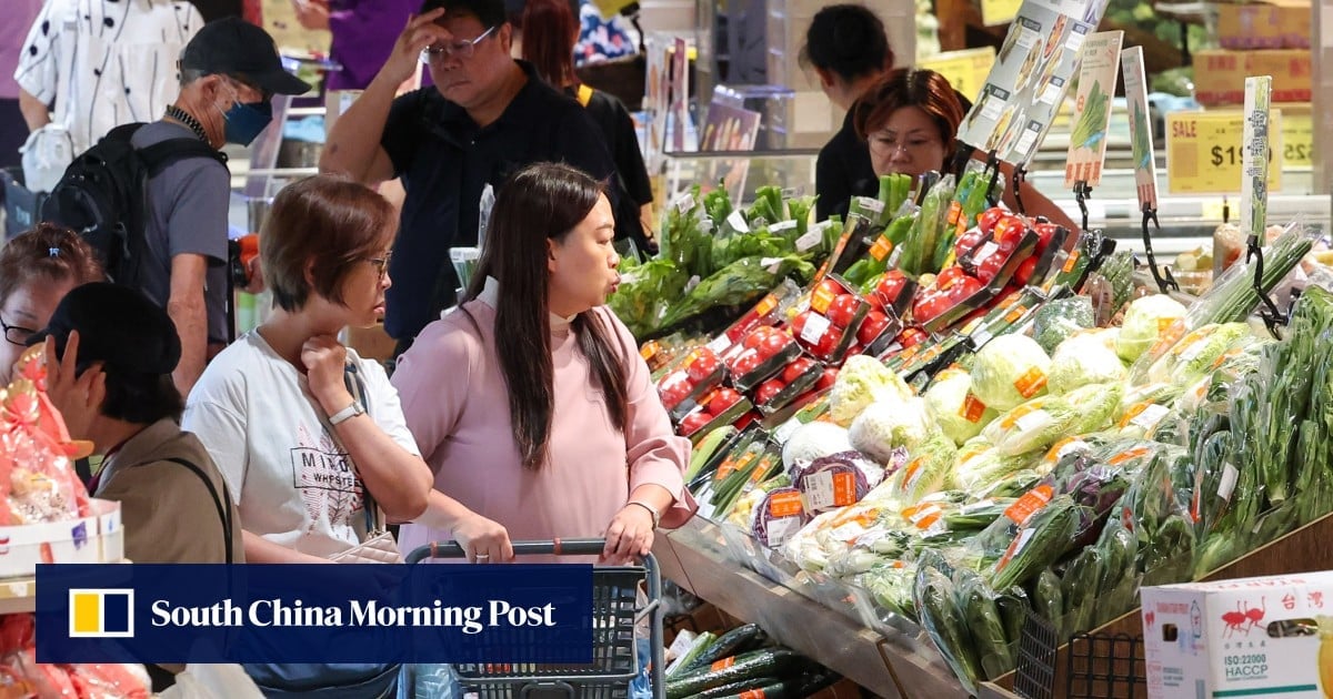 Super Typhoon Yagi: Hongkongers stock up at supermarkets in preparation for storm