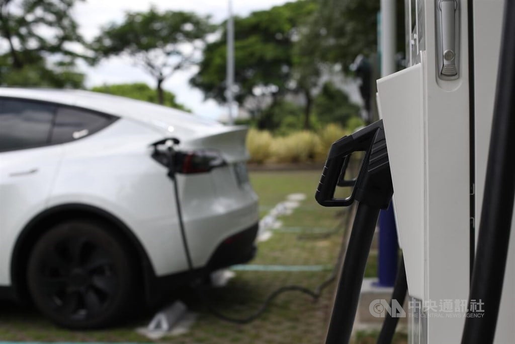 Taiwan installs EV fast-charging stations at all freeway service areas