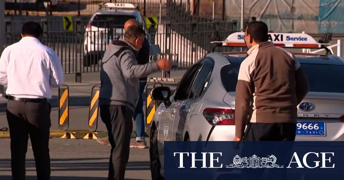 Taxi drivers to strike after Uber granted kerbside pick-up at Sydney Airport