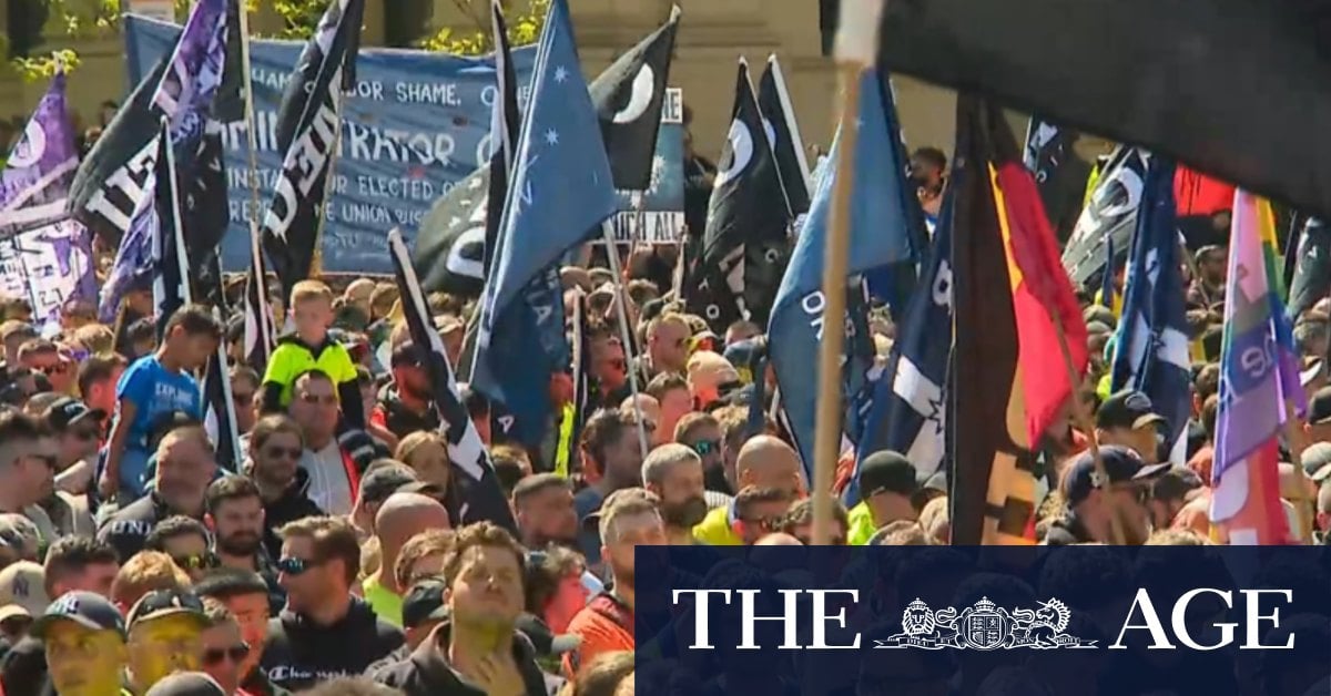 Tens of thousands of CFMEU members walk off the job in Melbourne