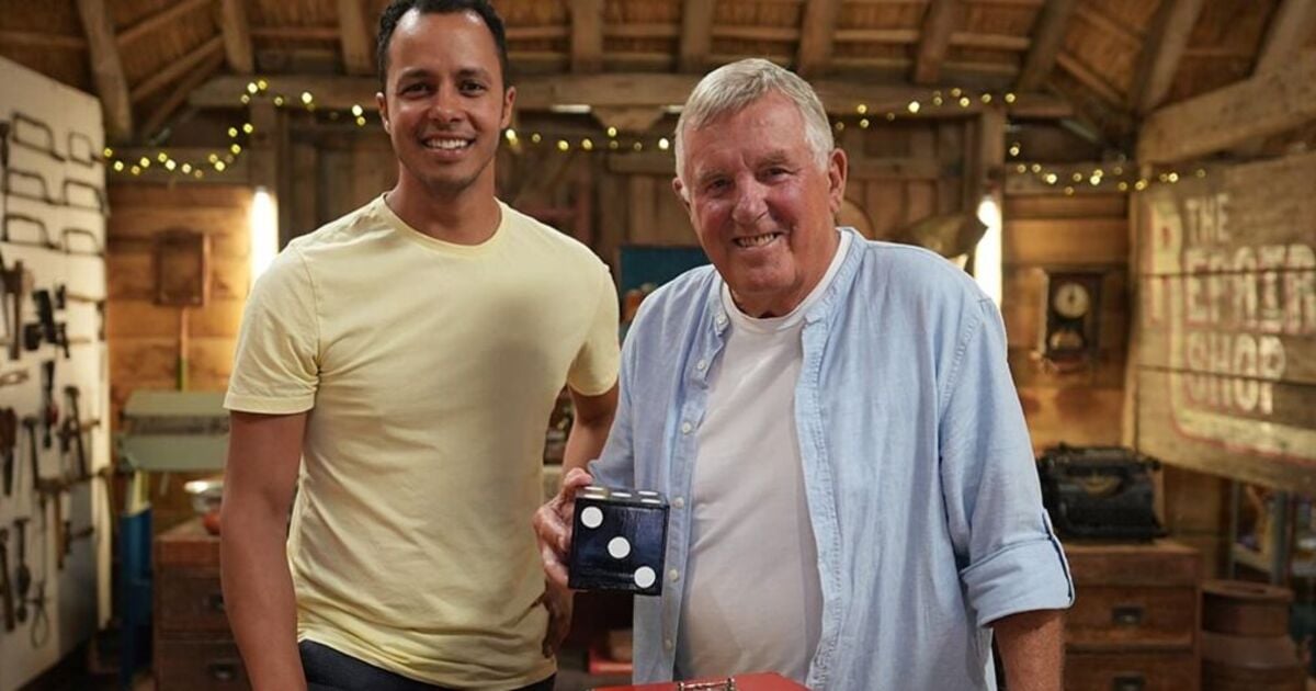 The Repair Shop guest's emotional tribute to father as expert saves magic box