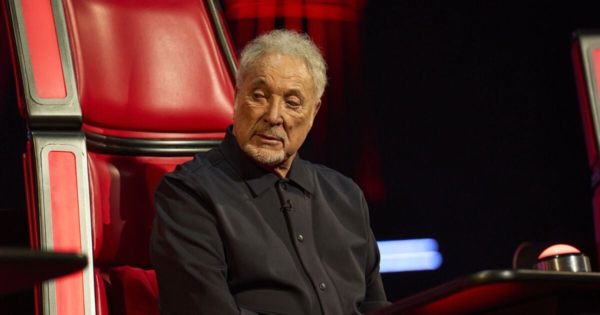 Tom Jones' branded 'icon' as The Voice star's appearance distracts viewers