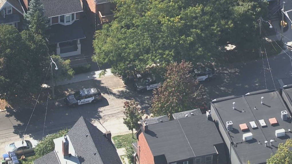 Toronto police officer seriously injured responding to person in crisis call