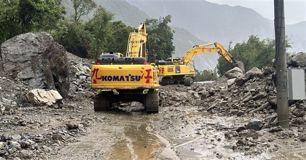 Typhoon Krathon causes mudslides, disrupts traffic