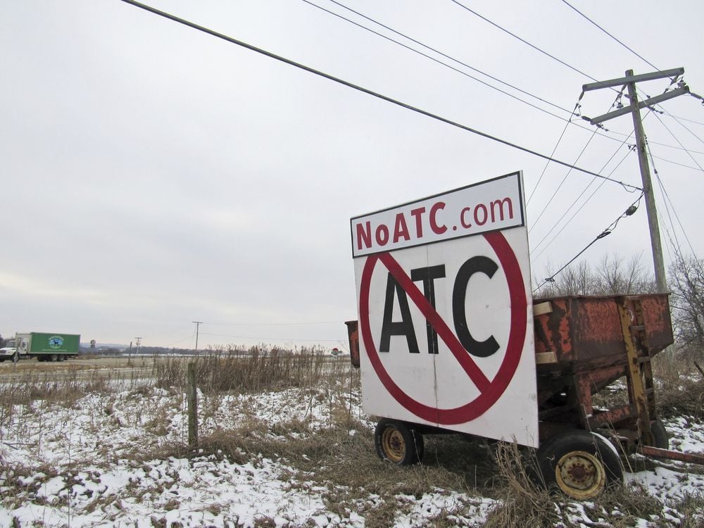 Utilities complete transmission line linking Iowa and Wisconsin