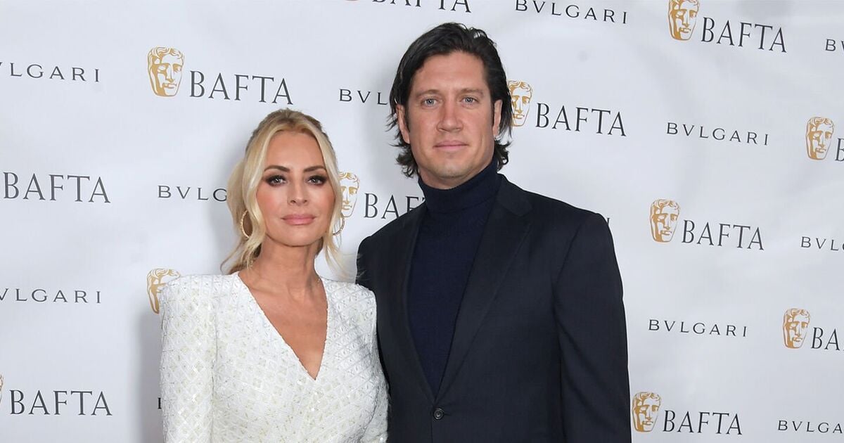 Vernon Kay shares home life chaos after wife Tess Daly sends frantic message live on air 