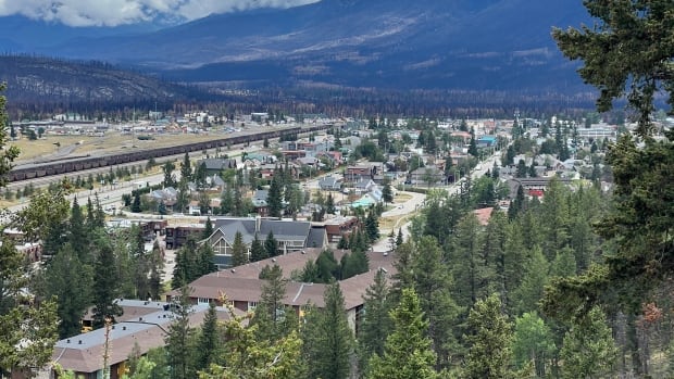 Welcoming tourists back to Jasper a delicate balance, mayor says