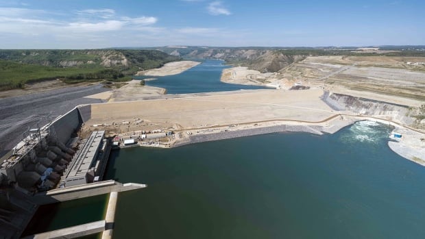 Will B.C.'s massive new Site C dam on the Peace River have downstream impacts on Alberta?