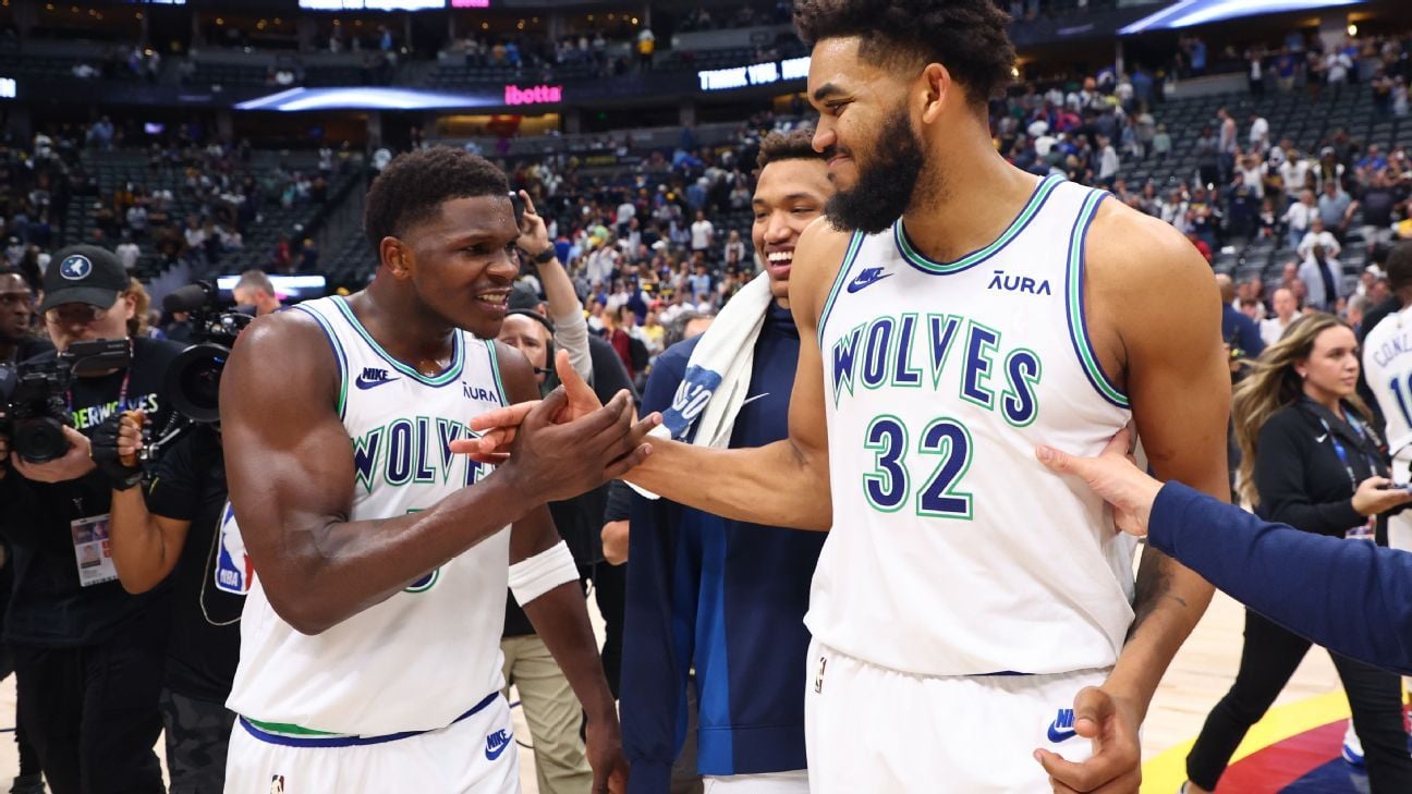 Wolves turn to Edwards in wake of Towns trade