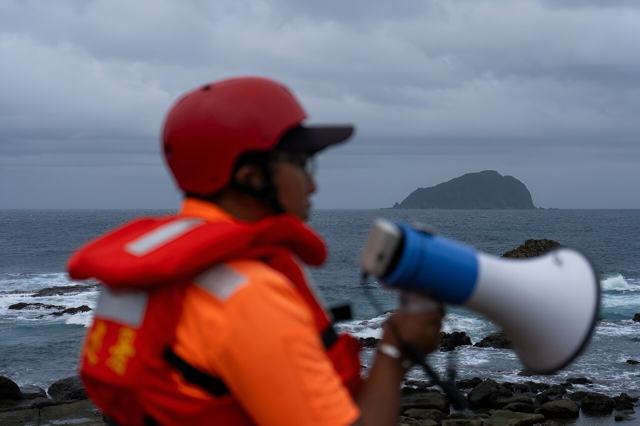 Typhoon pounds remote Philippine island group near Taiwan