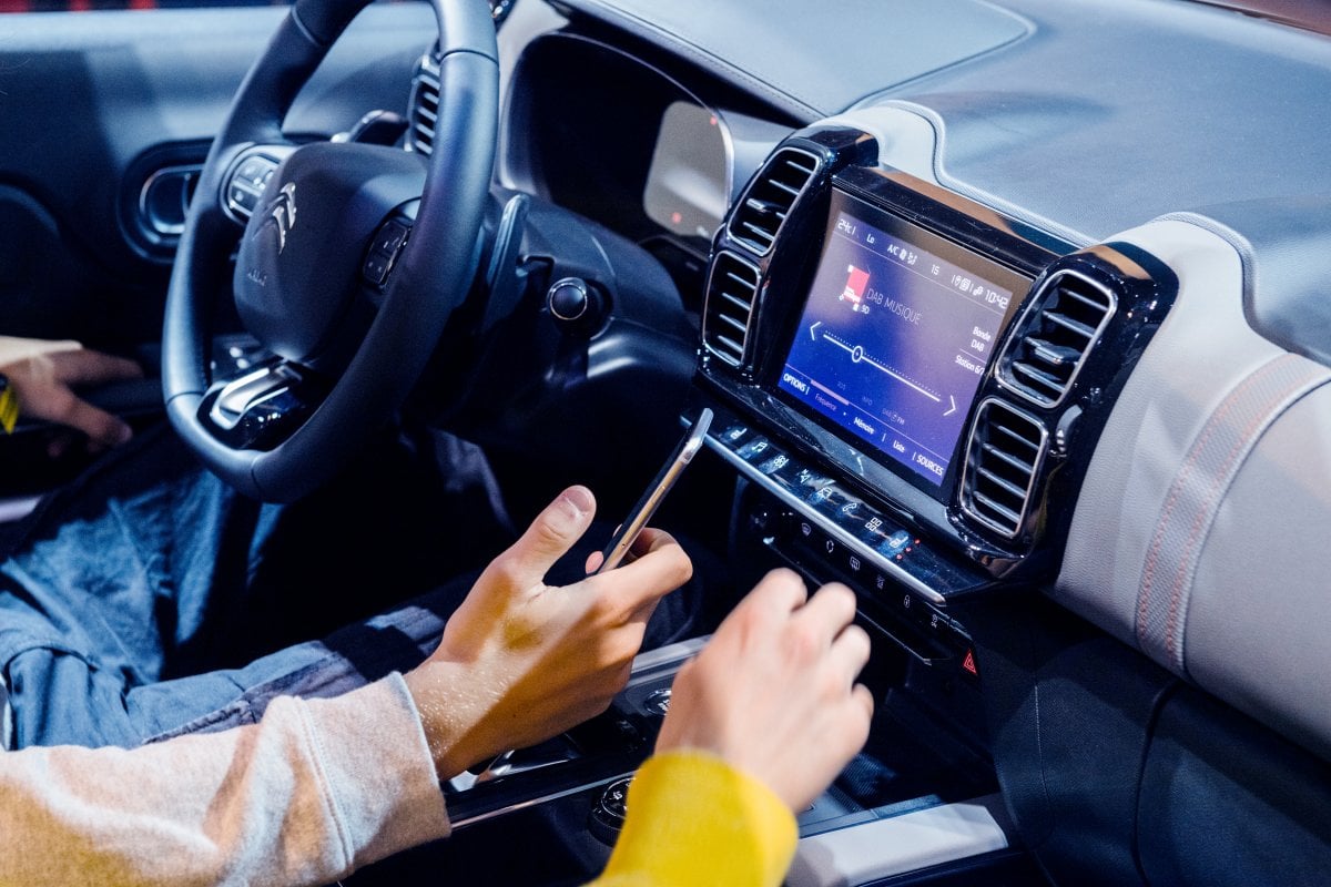 heise+ | Auto-Infotainment: Beliebige Android-Apps mit Android Automotive installieren