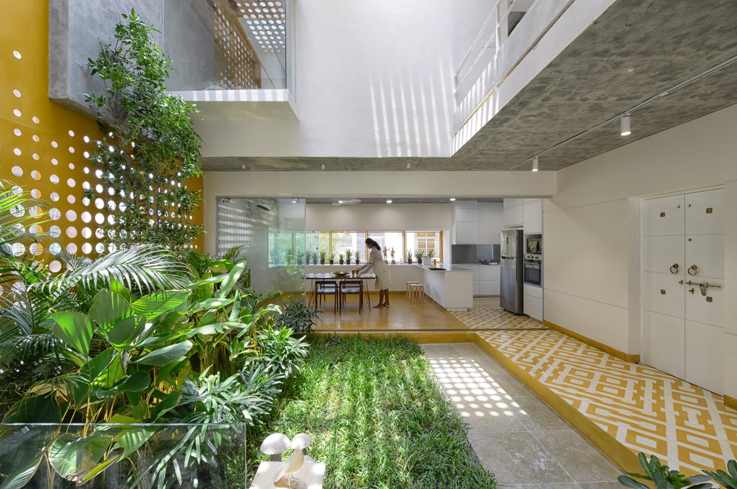 Skylights in Tropical Architecture: 20 Homes That Redefine Natural Lighting