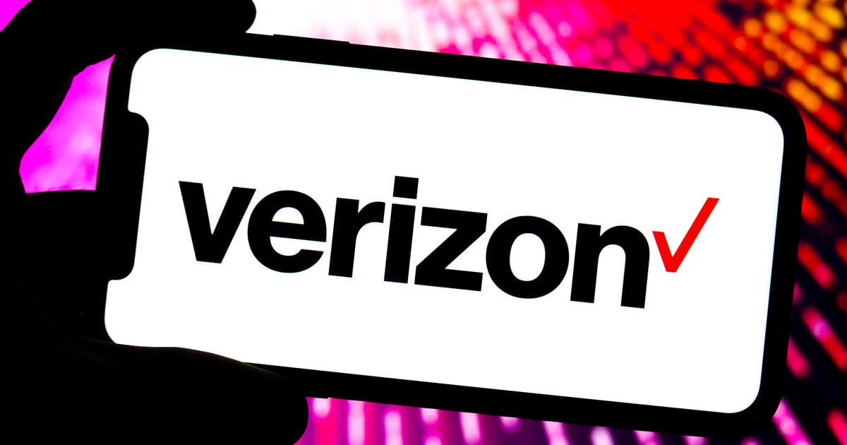 Verizon customers report widespread outages