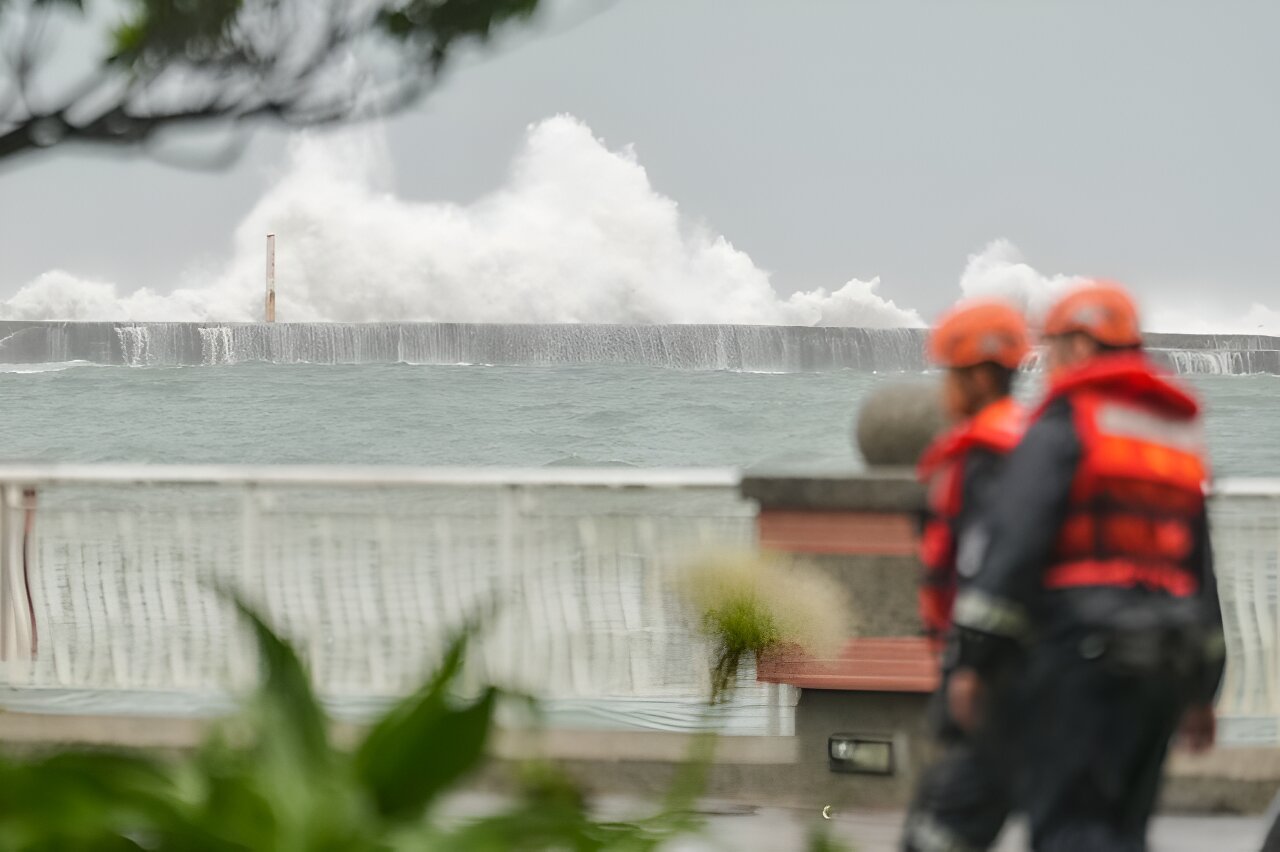 Taiwan shuts down as Typhoon Krathon approaches