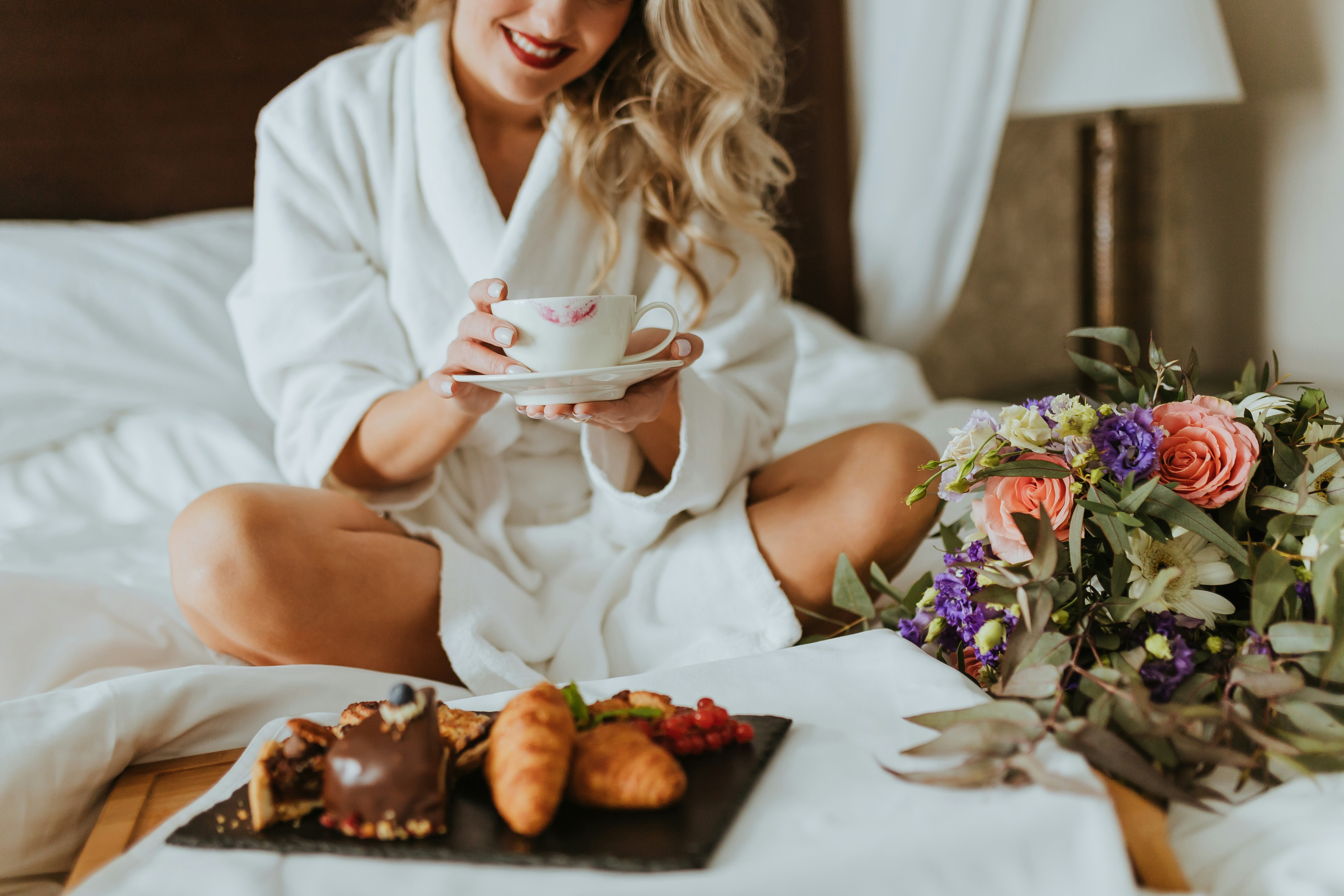 'I look forward to seeing if she "reports" me': Hotel front desk worker searches hotel for mysterious food smell bugging just one visitor