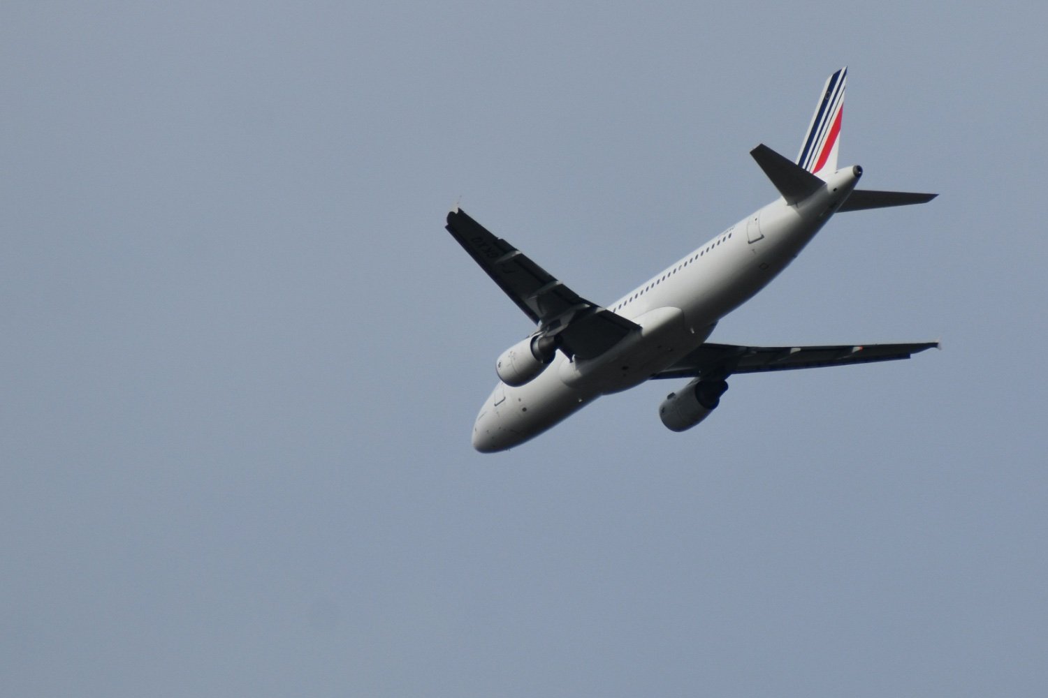 Air France va tester les repas payants sur certaines lignes