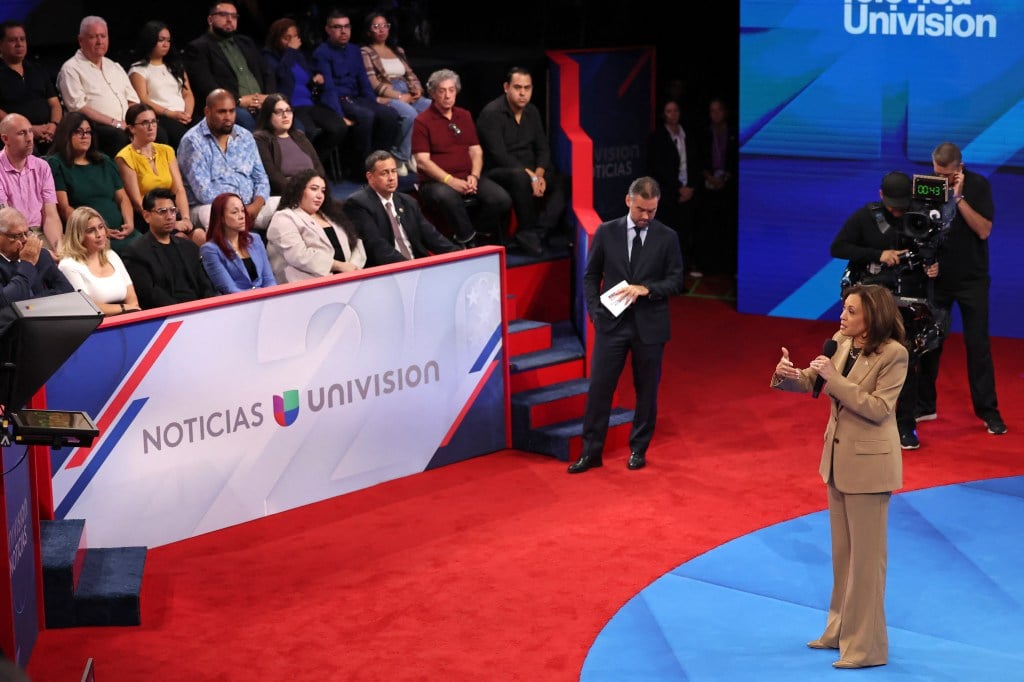 Univision Moderator Says Kamala Harris Did Not Use A Teleprompter At Town Hall, Pushing Back On Claims By Right Wing Figures