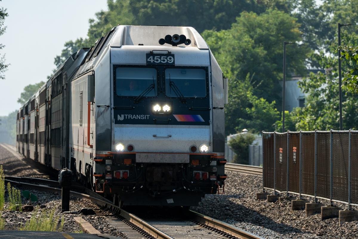 1 dead, 23 injured after train crashes into downed tree in New Jersey