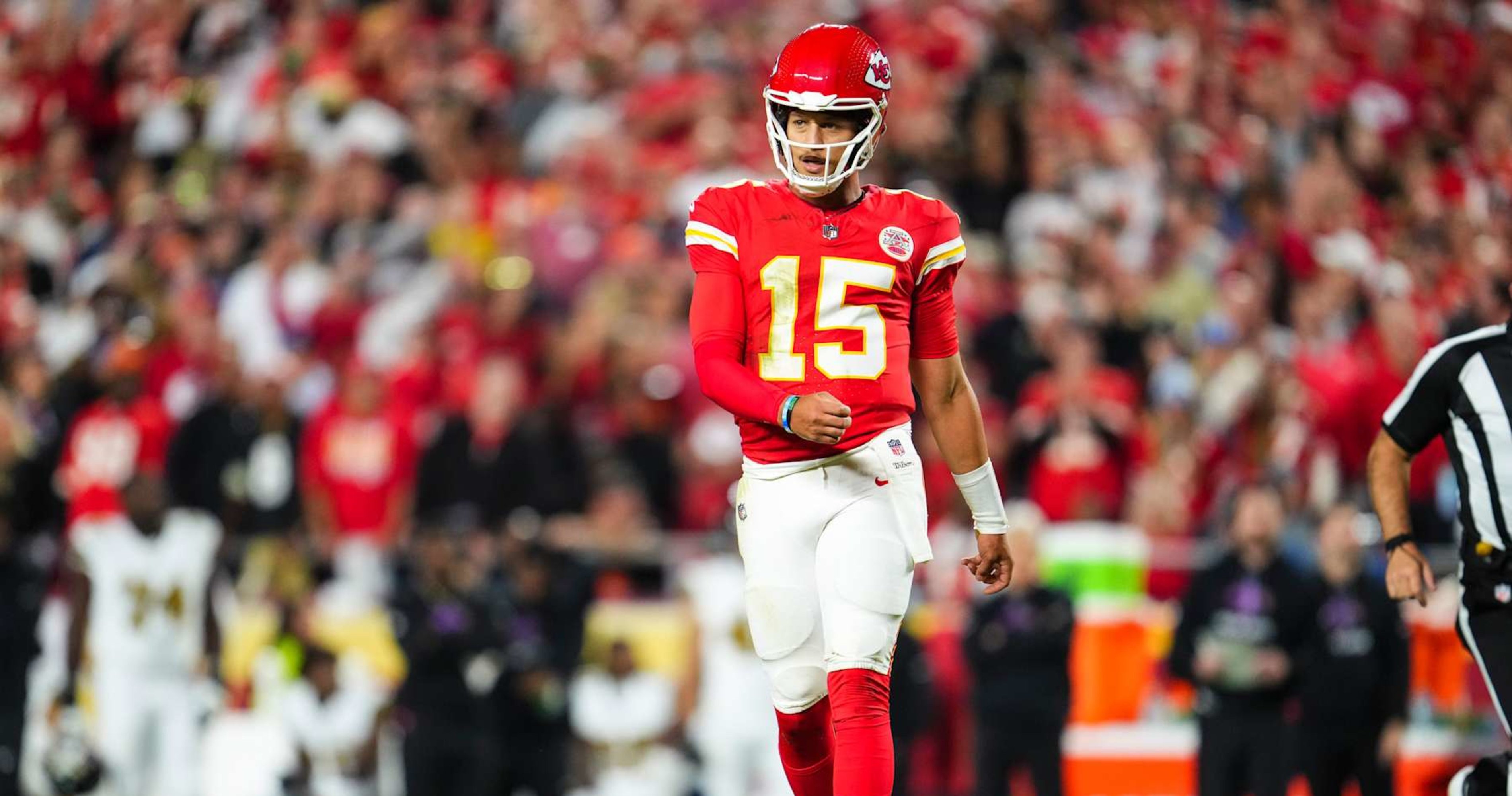 Patrick Mahomes Has 'Extreme Confidence' in Chiefs WRs amid Adams, Cooper Trades