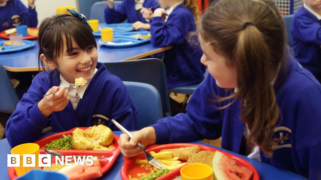 Free school meals trial feeds 20,000 more children